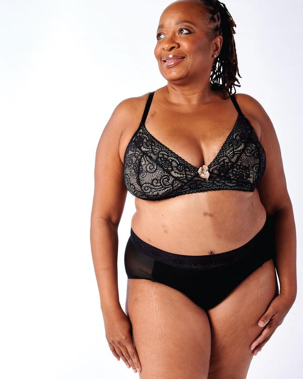 What Bras and Abdominal Girdles to Wear After Breast